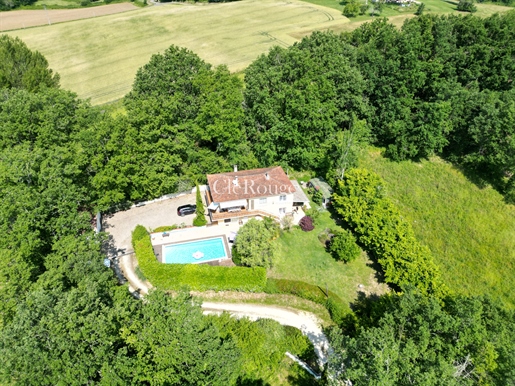 Stylish property in elevated position near Duras, with 3 bedrooms, guest apartment & heated swimming