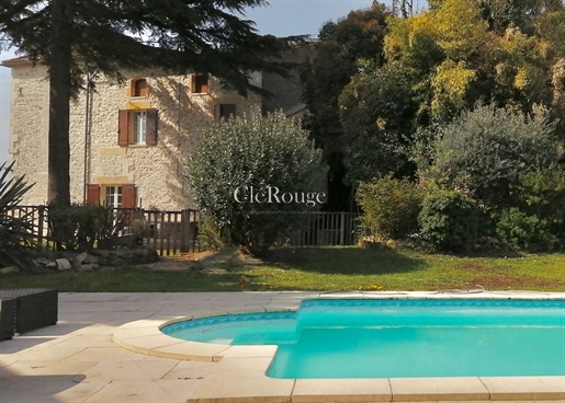 An Immaculately Presented 6 Bedroom Girondine Property With Swimming Pool