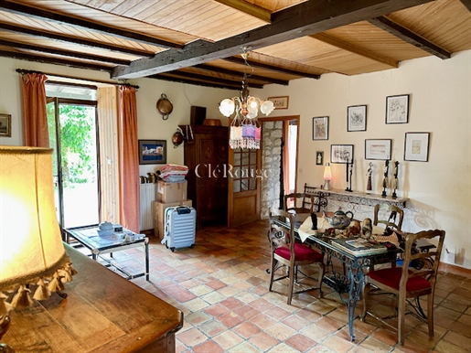 Duras - A 263m2 Stone Country House With 4 Beds / 4 Baths, Set in 3600m2 of Grounds