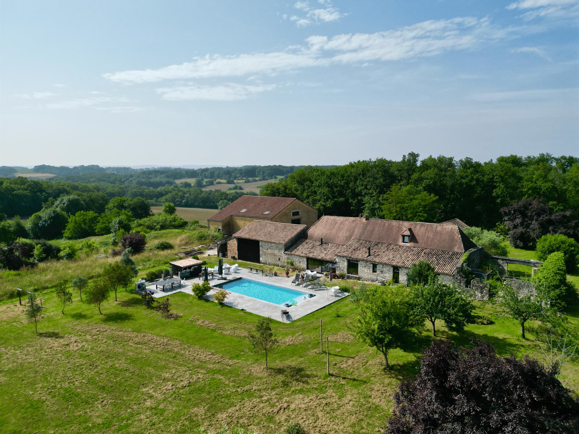Near Issigeac - Superb 4-bedroom Périgourdine house with 4 studios and swimming pool