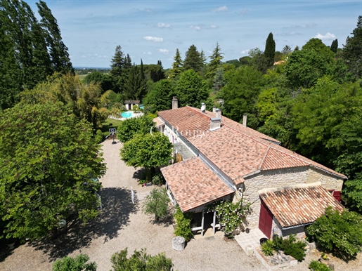 Charmantes Bauernhaus aus dem 19. Jahrhundert mit Swimmingpool und Nebengebäude - Lot-et-Garonne