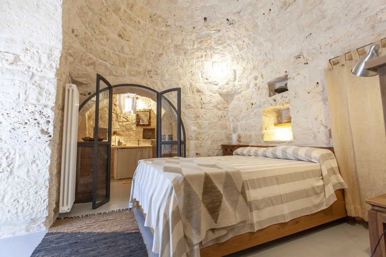 Renovated Trulli in San Michele Salentino with pool and land