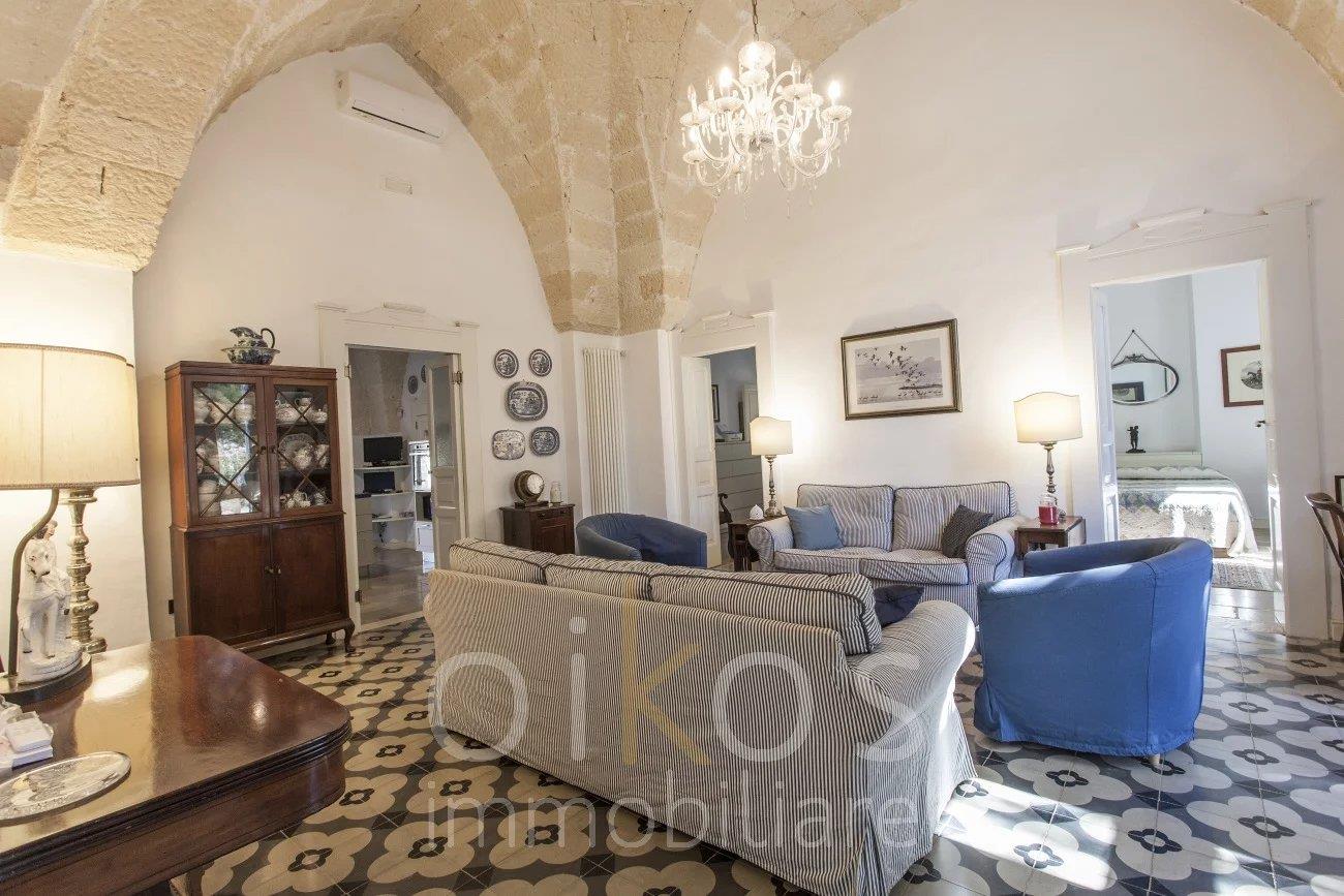 Charming 3+ bedrooms villa with private pool and garden