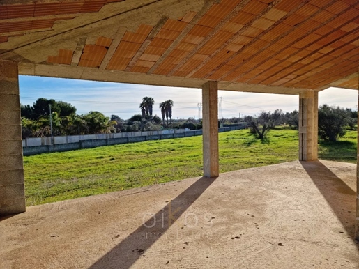 Villa under construction in Mesagne with appurtenant land