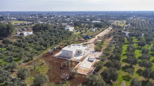 Villa for sale in Ostuni, 4 bedrooms and pool
