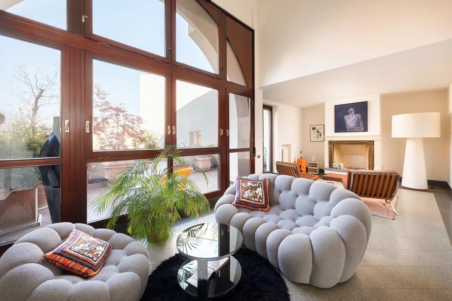 Geräumiges Penthouse in Monza bei Mailand zu verkaufen