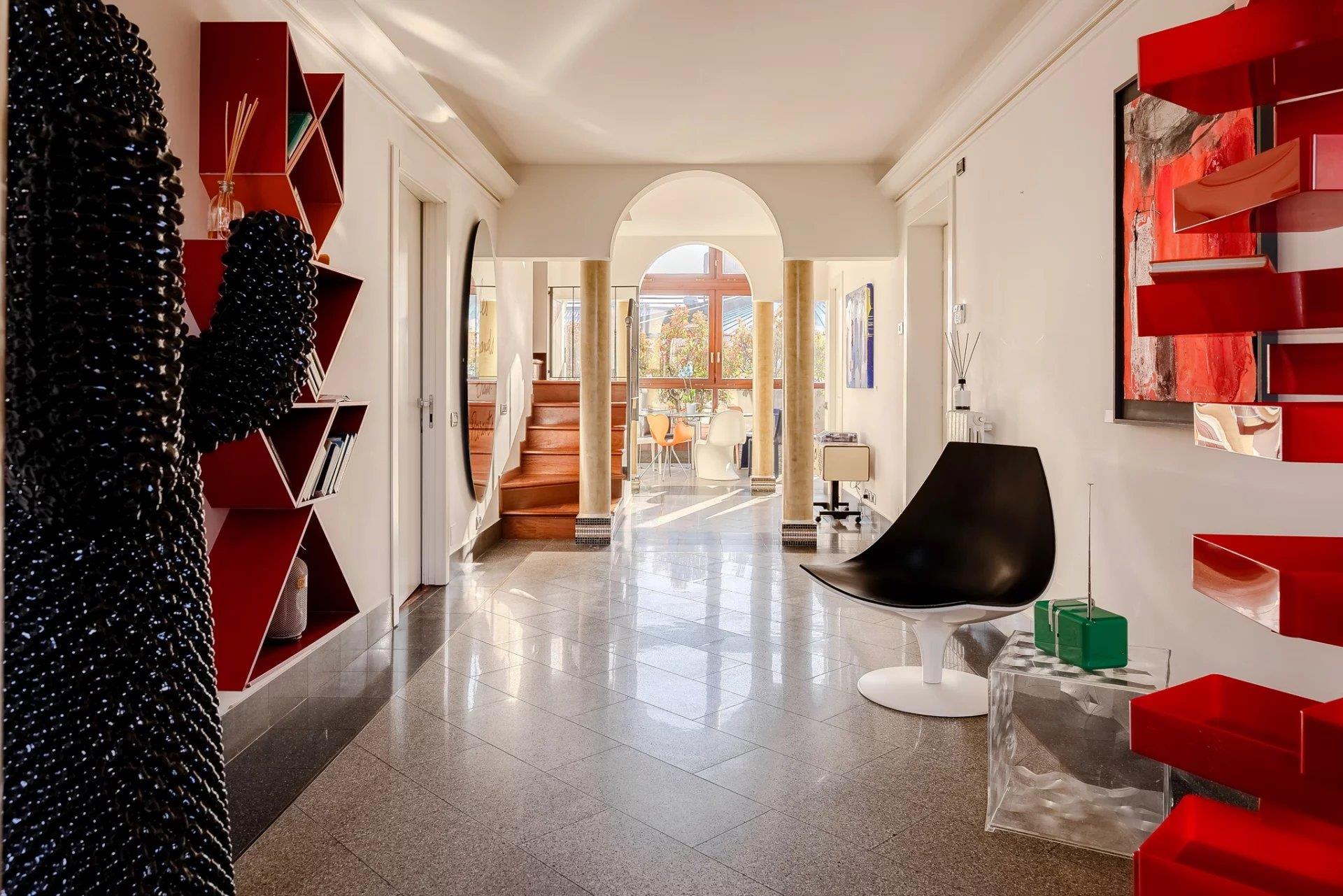 Geräumiges Penthouse in Monza bei Mailand zu verkaufen