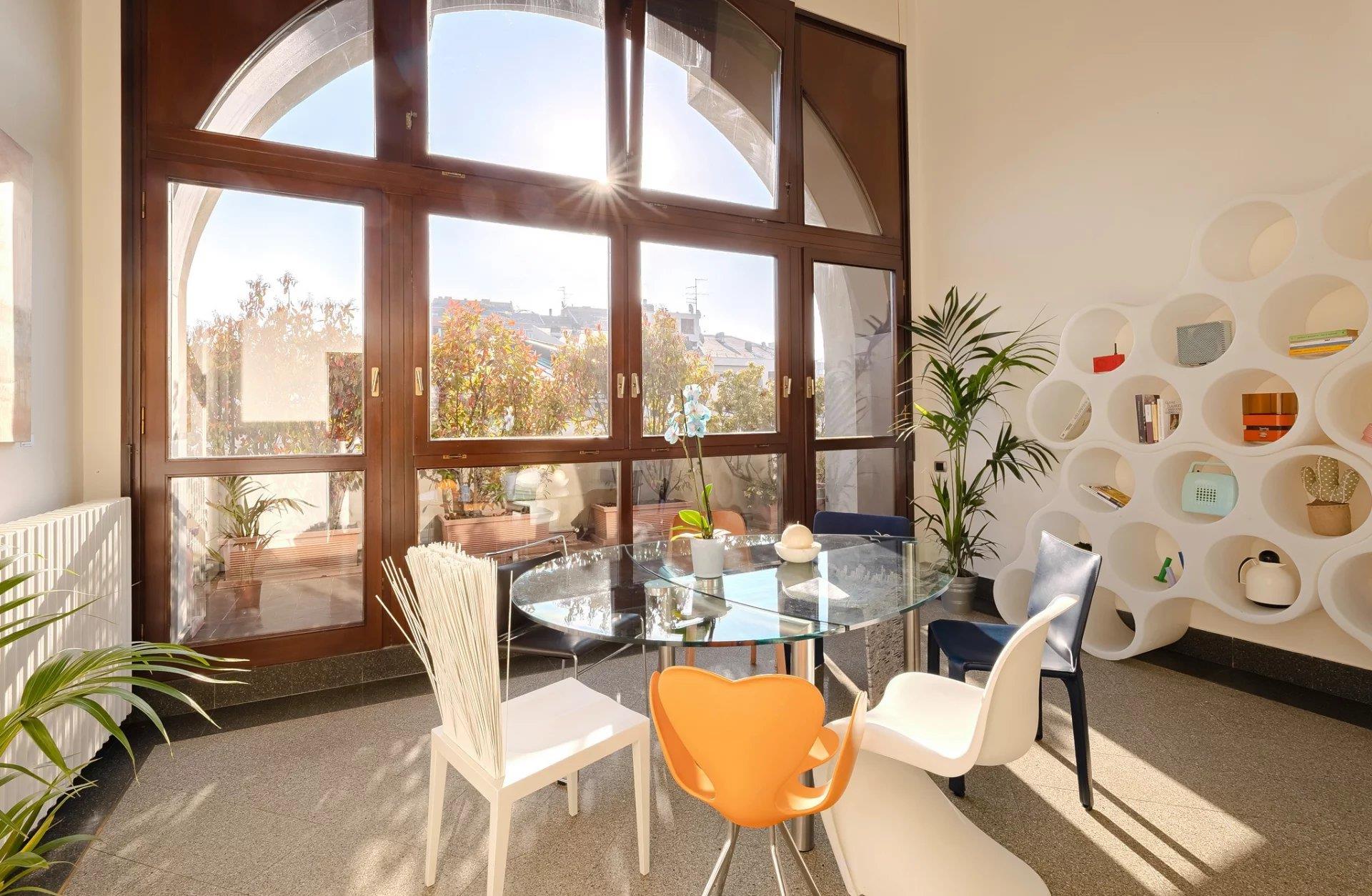 Geräumiges Penthouse in Monza bei Mailand zu verkaufen