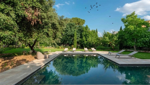 Mansion for sale in Salento with private garden and pool