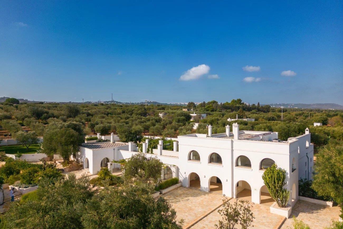Masseria for sale in Ostuni with sea view