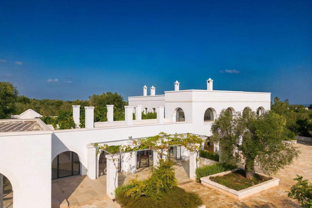 Masseria for sale in Ostuni with sea view