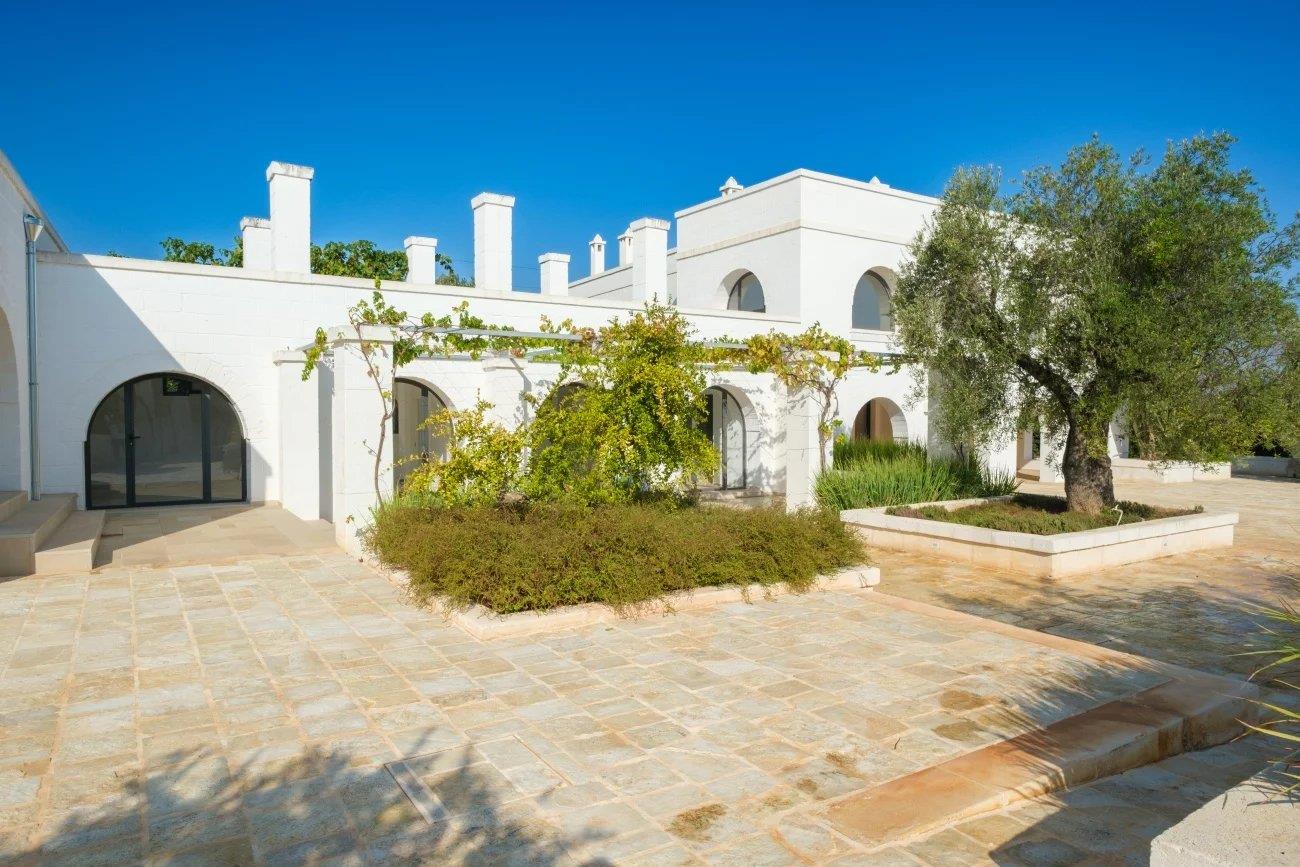 Masseria for sale in Ostuni with sea view