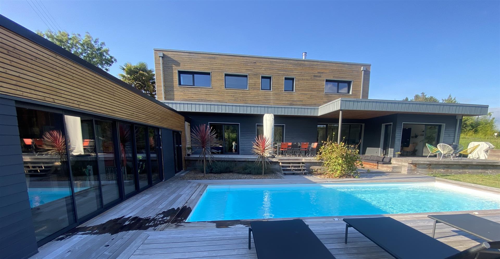 Maison d'architecte avec piscine 