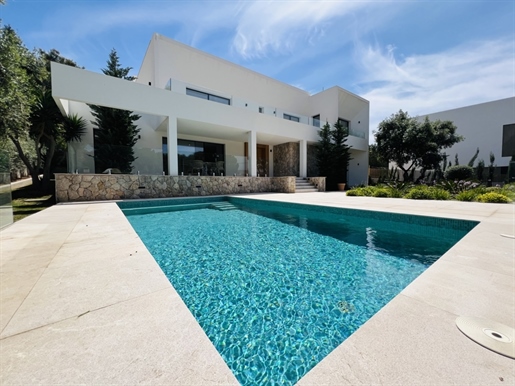 Luxury villa in sought-after location in Nova Santa Ponsa