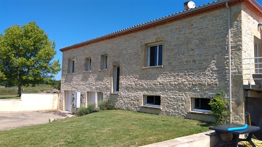 House located in the countryside 5 minutes from Caussade