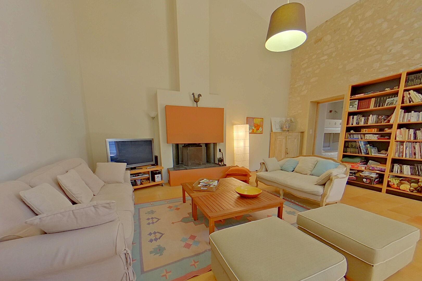 Magnificent stone property, love at first sight guaranteed!