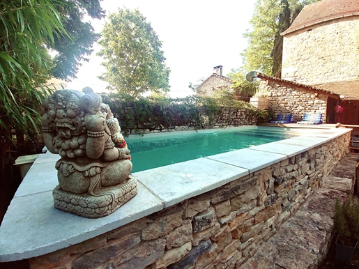 Belle maison de village avec jardin et piscine