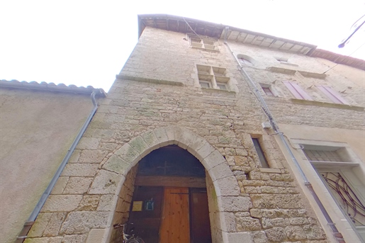 2 appartements plus atelier, centre village de Saint Antonin Noble Val