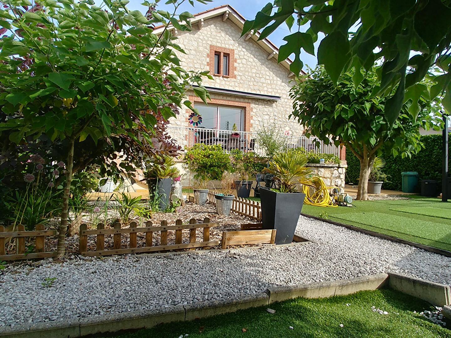 Caussade house with garden - Close to the center