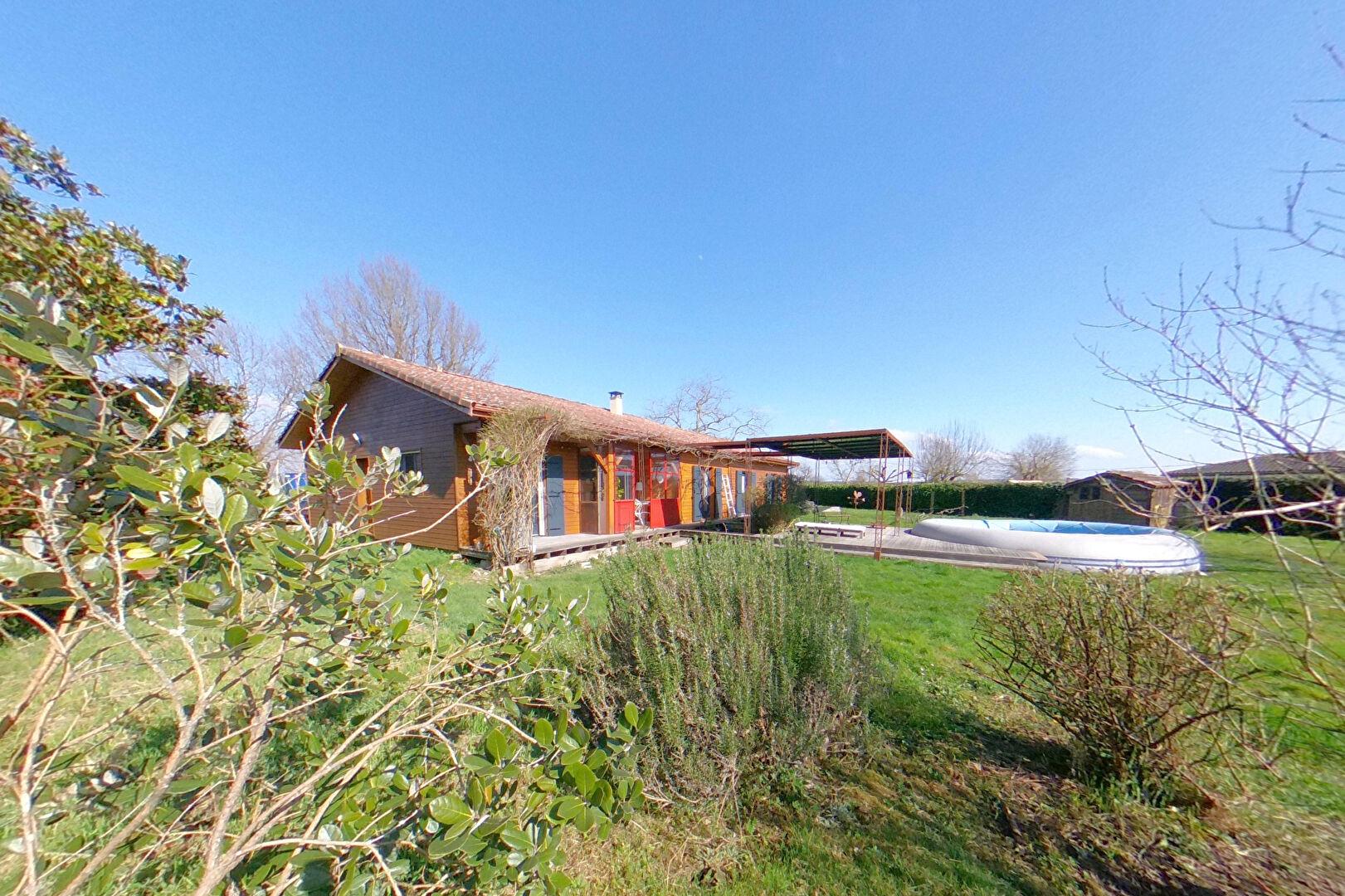 Single-storey house in the countryside of Caussade
