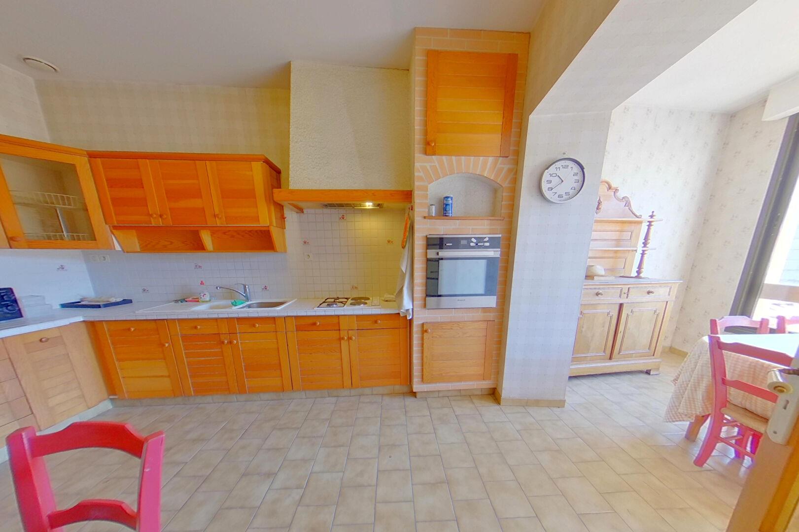 House + garages Caussade