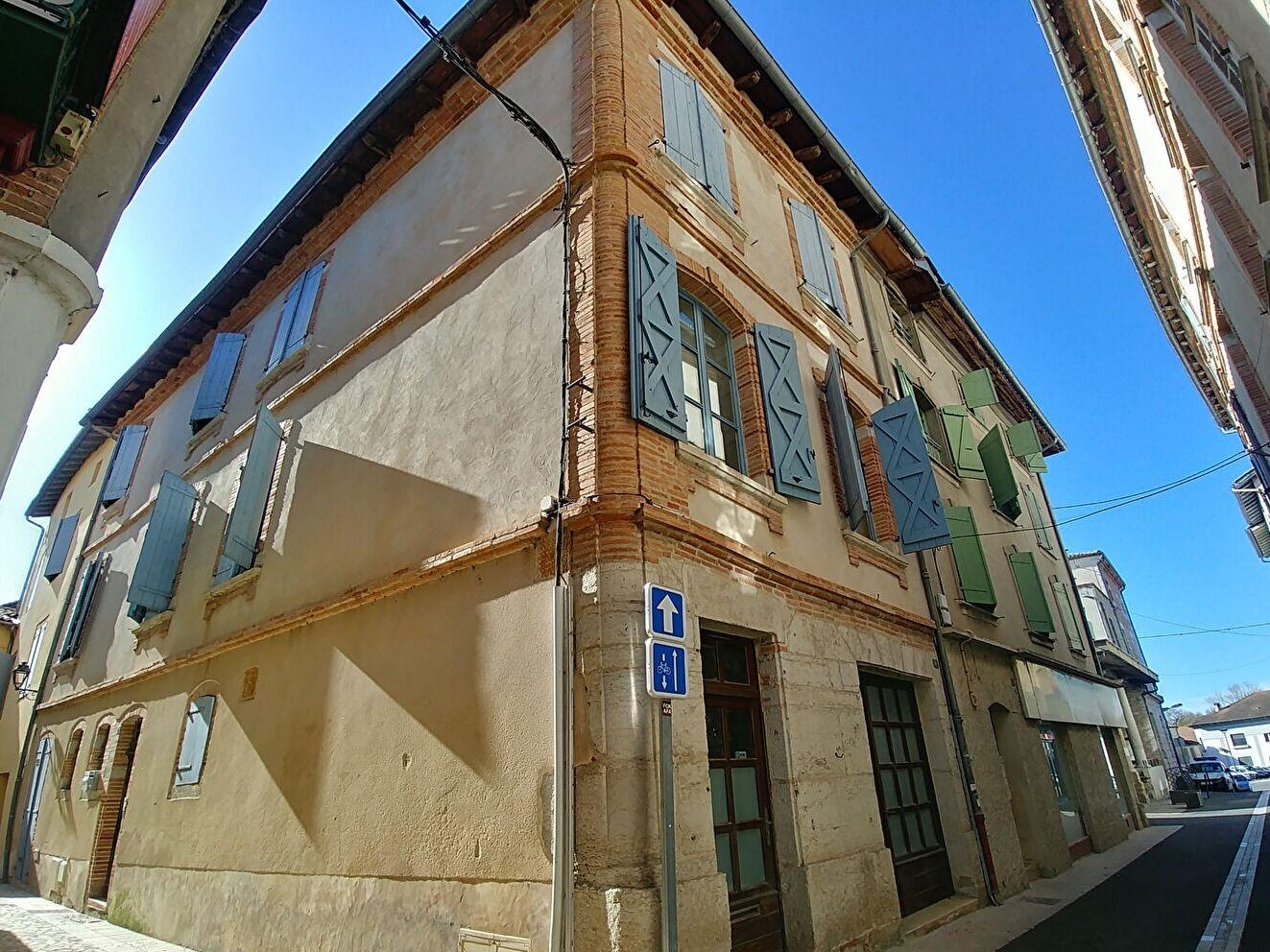 Building in the centre of Caussade