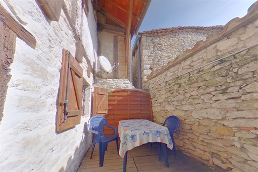 House with courtyard in Montpezat De Quercy