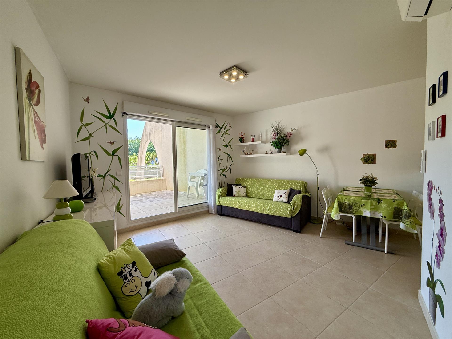 For Sale La Grande Motte: Large Studio 29 M2 With Terrace, Parking and Elevator