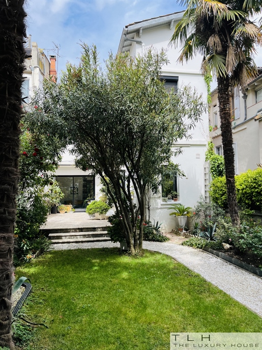 Zu verkaufen - Centre Toulouse: Art Deco 10-Zimmer-Villa 272m2 mit privatem Garten und Garagen