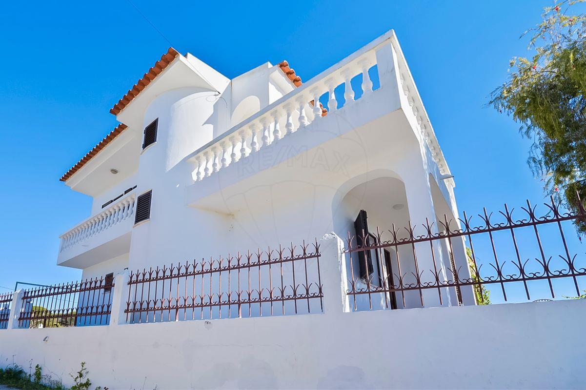 Villa with sea view for sale