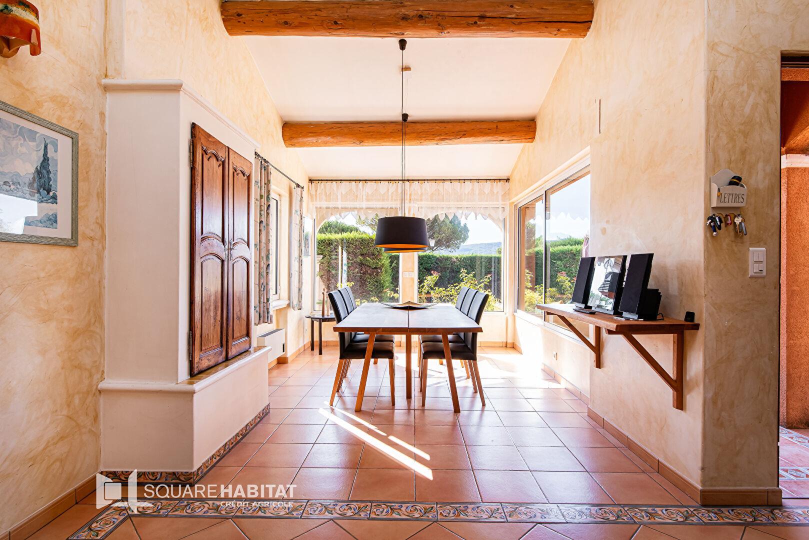 Villa of 145m2, 5 rooms with garage and swimming pool.