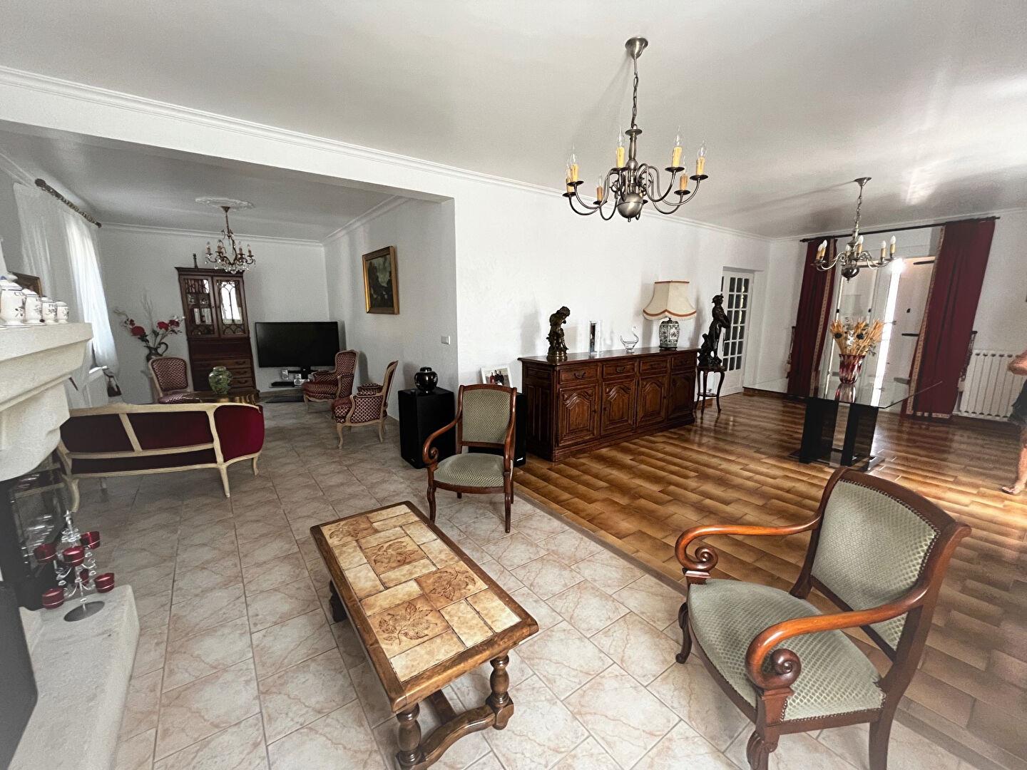 Compra: Vivenda (84400)