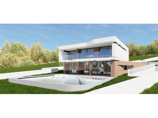 Land with project for the construction of a 4 bedroom villa