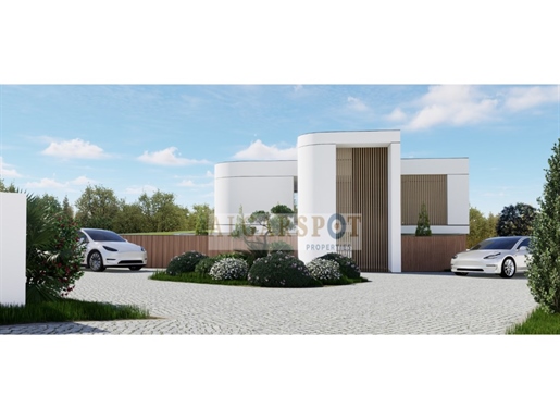 Land with project for the construction of a 4 bedroom villa