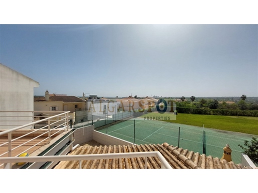 4 bedroom townhouse with sea view in Pêra