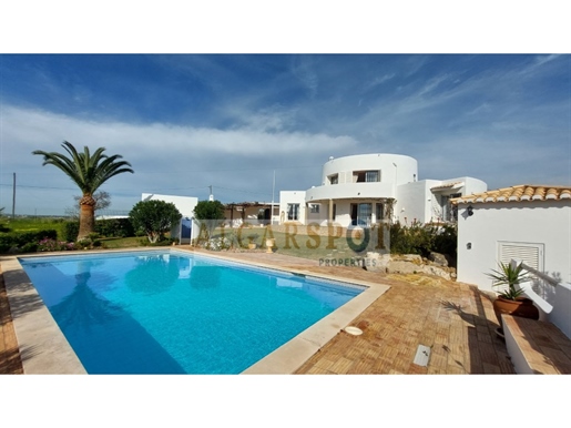 Exclusive- 3 bedroom Detached House for Sale in Guia, Albufeira