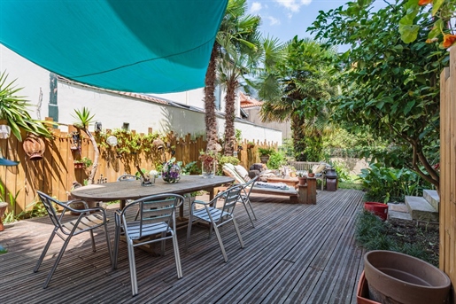 House 9 rooms 197m² Bayonne Arènes with charm and character