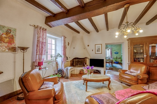 House 6 rooms 300m² La Bastide Clairence, charm and cachet
