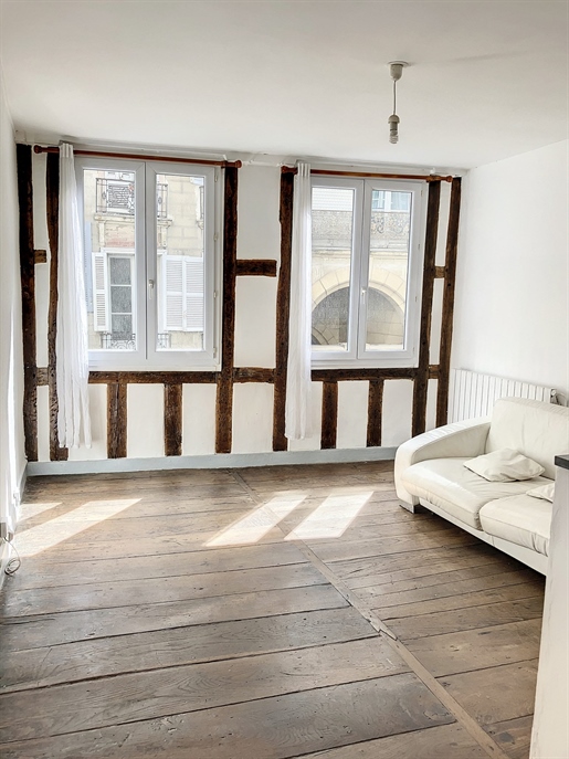 2-room apartment 43m2 Bayonne center, with character