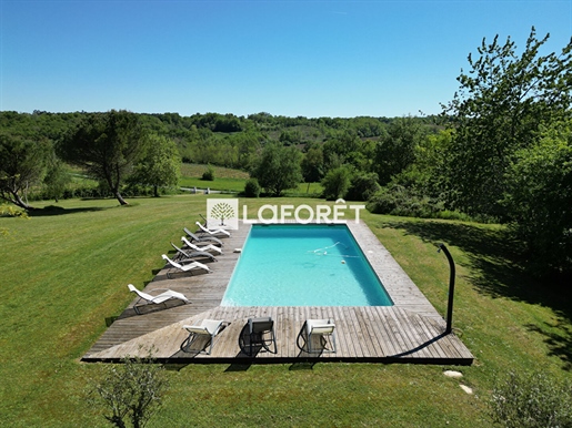 Restored property with gîtes and swimming pool in the heart of Armagnac