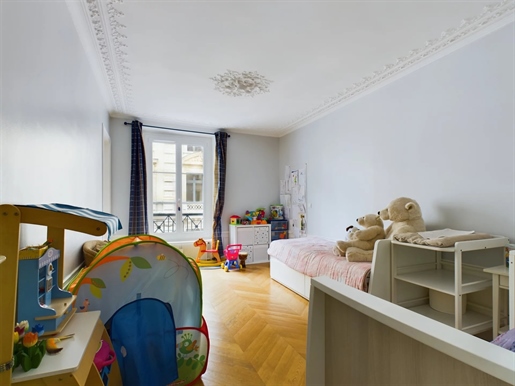 Family apartment - Condorcet area - Paris 9