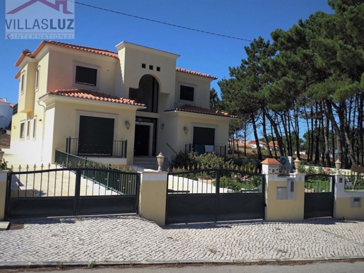 Villa with 4 suites located 1 km from Salir do Porto beach