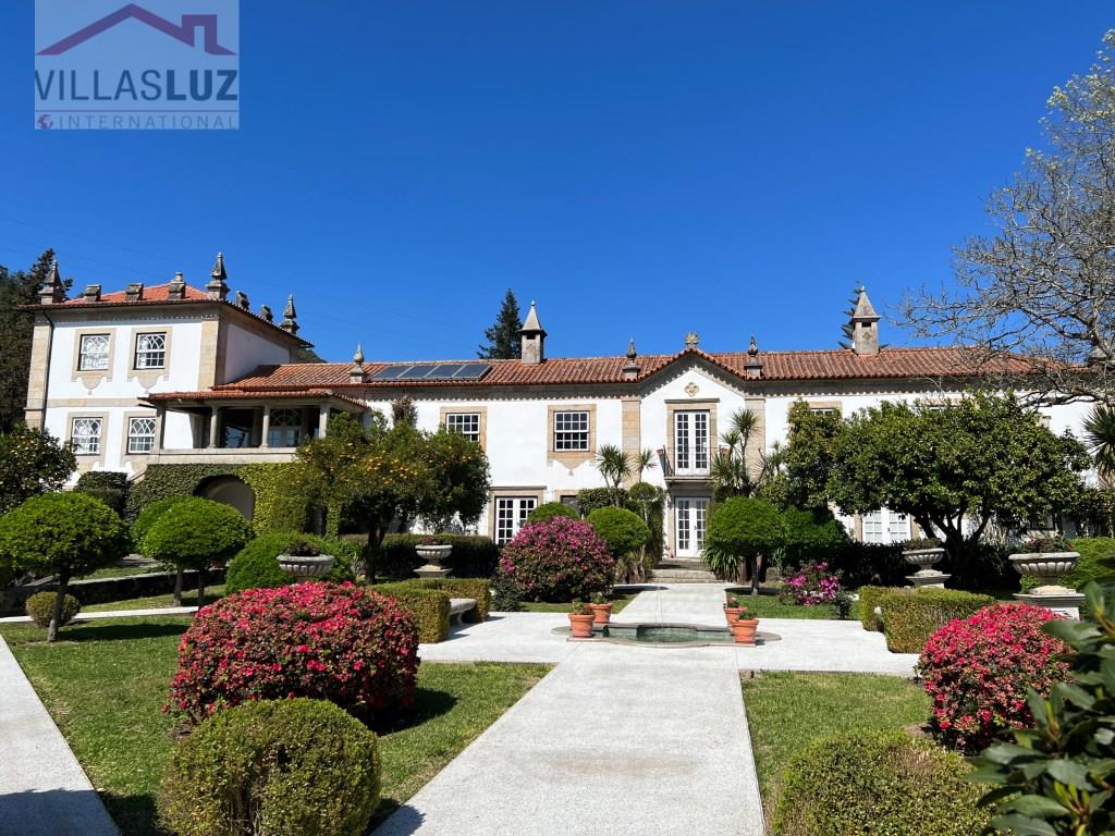Herrenhaus mit 14 Schlafzimmern in Nordportugal mit 2 ha Weinberg