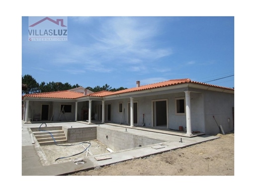 Excellent villa 5 minutes from the beach in Pataias
