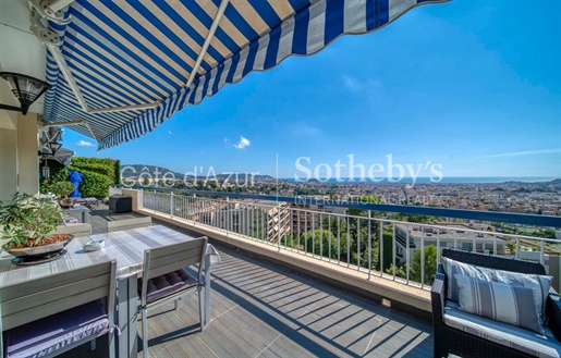 5-Zimmer-Penthouse mit Panoramablick auf das Meer in Nizza Gairaut