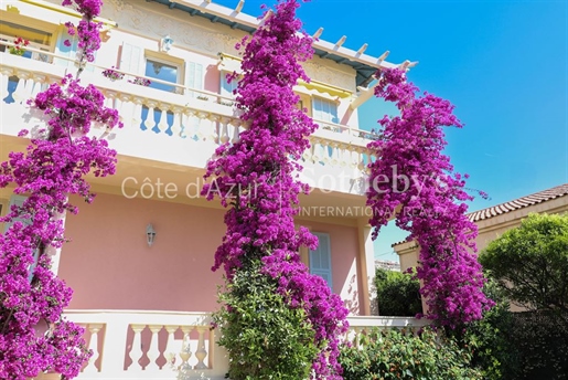 Renovierte Villa in Nizza: Mediterrane Eleganz mit Meerblick