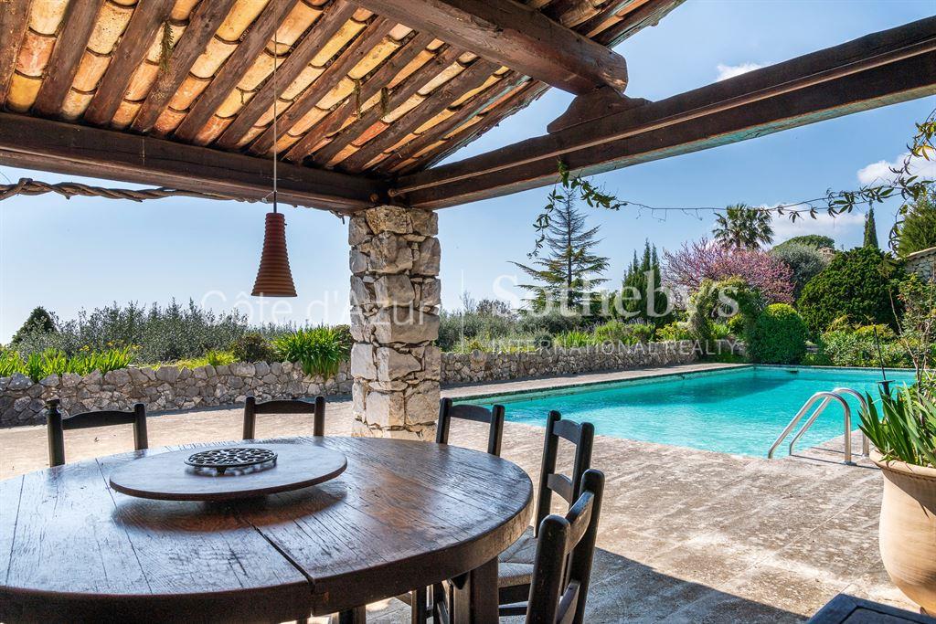 Provençal Bastide with Panoramic Sea Views: Exceptional Potential in Tourrettes-sur-Loup