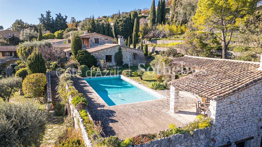 Provençal Bastide with Panoramic Sea Views: Exceptional Potential in Tourrettes-sur-Loup