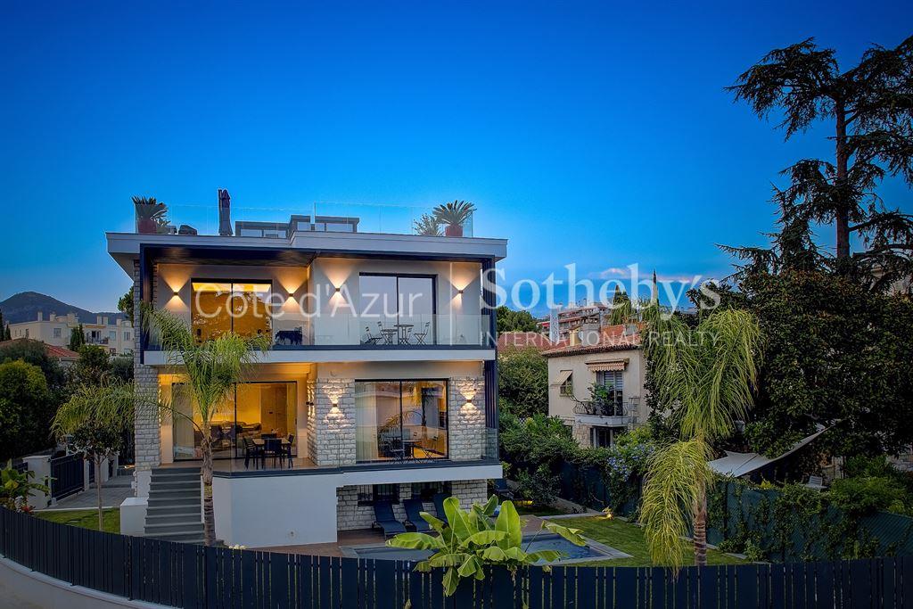 Sole agent, Nice Cimiez, 367 sq.m. Contemporary renovated villa with swimming pool