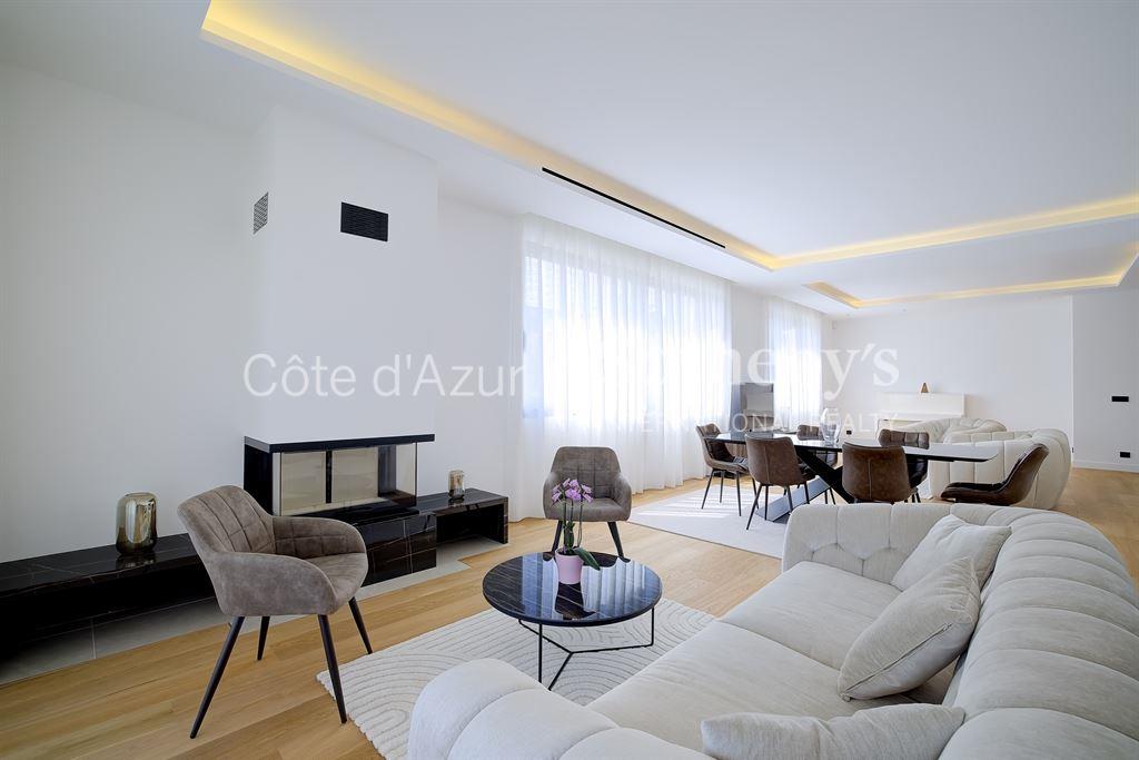 Sole agent, Nice Cimiez, 367 sq.m. Contemporary renovated villa with swimming pool